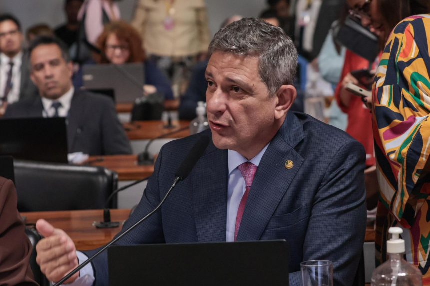 Rogério defende profissionais da pediatria e garante avanço de projeto que obriga presença de especialistas nas UBS