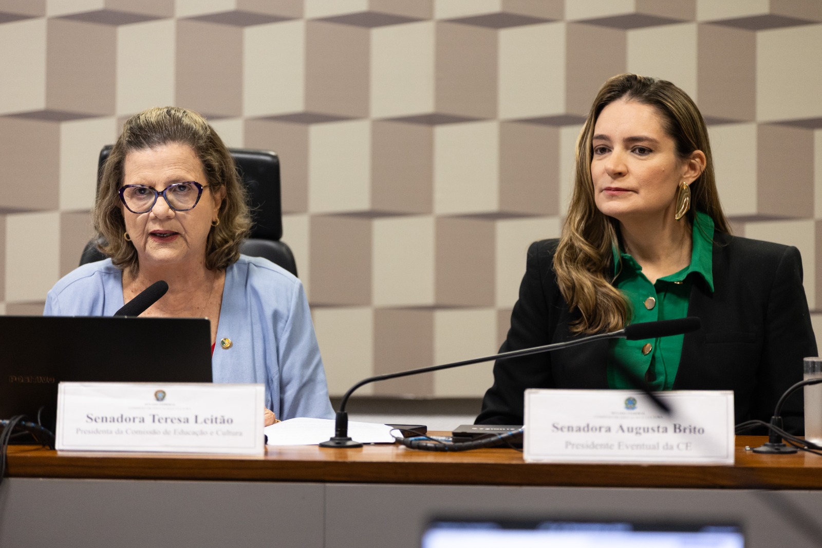 Comissão aprova texto de Teresa Leitão e Brasil terá novo Plano Nacional de Educação