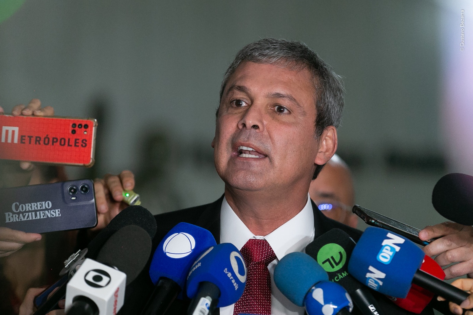 Lindbergh e Soraya Thronicke acionam PF contra relator da CPMI do INSS por suspeita de estupro de vulnerável