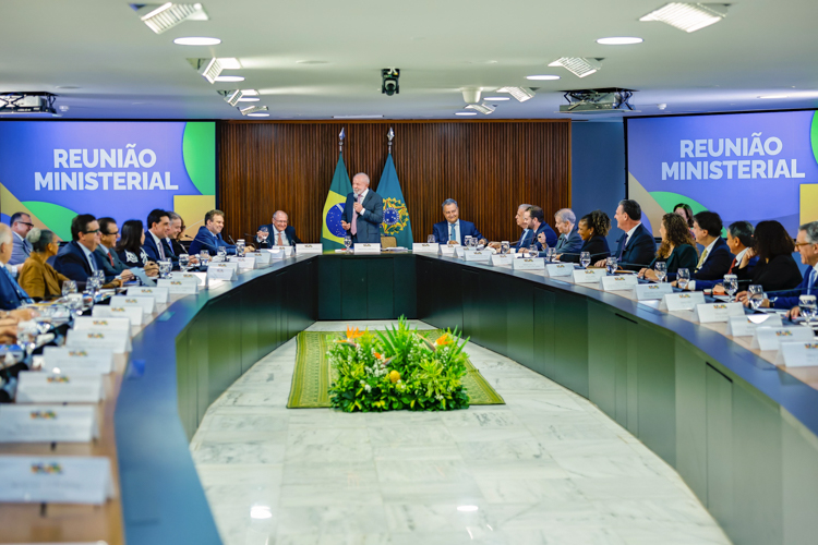 ‘Hoje o país está montado para funcionar’, afirma Lula