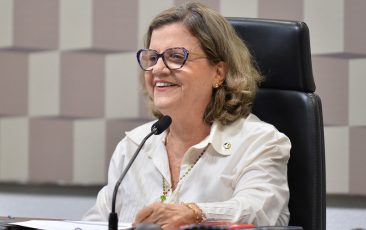 Teresa Leitão defende cultura da leitura e mais tempo livre para trabalhadores