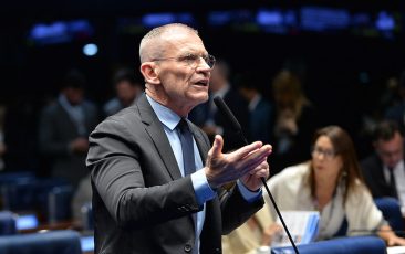 Sancionada lei de Contarato que institui dia nacional para vítimas de trânsito