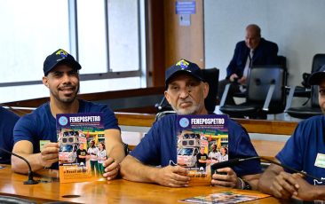 Debatedores cobram mais proteção e direitos para frentistas