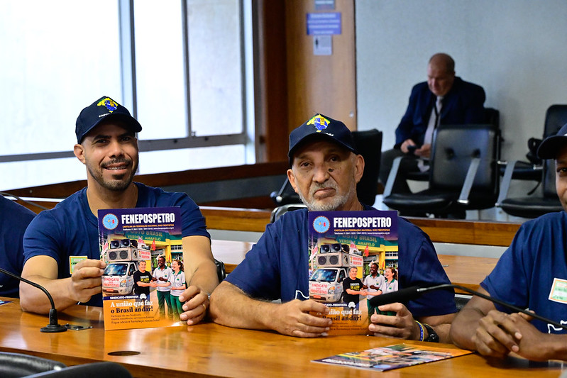 Debatedores cobram mais proteção e direitos para frentistas