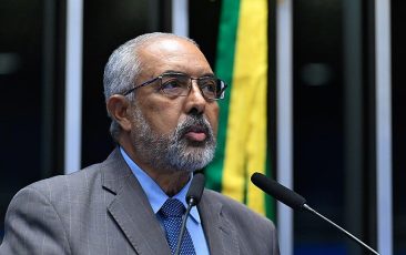 Paim cobra votação de proposta que reduz jornada para 40 horas