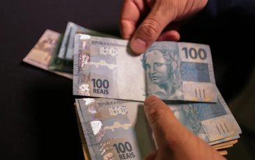 Governo Lula propõe salário mínimo de R$ 1.717 para o próximo ano