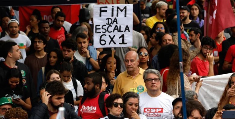 Senadores celebram avanço de propostas que acabam com a escala 6 por 1