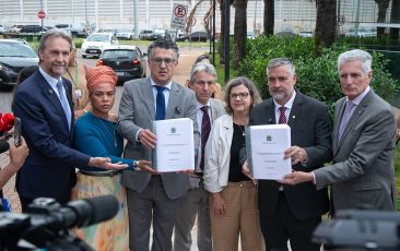 Parlamentares do PT entregam Relatório da Maioria à PF e apontam “ecossistema criminoso” no INSS