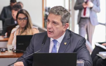 Senador Rogério defende vacinação e pede criminalização de fake news sobre imunização