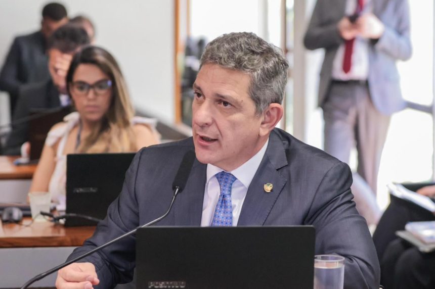 Senador Rogério defende vacinação e pede criminalização de fake news sobre imunização