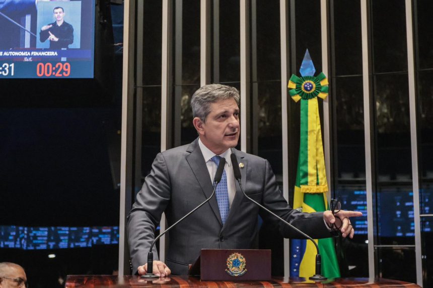 Rogério alerta que impacto do conflito no Oriente Médio pressiona combustíveis no Brasil