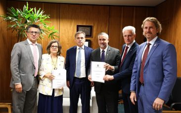 Bancada petista conclui entrega de provas colhidas na CPMI do INSS