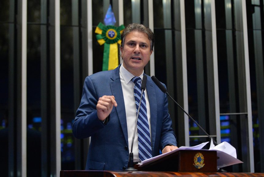 Camilo Santana destaca avanços do governo Lula da alfabetização à universidade