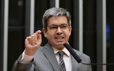 Com voto contrário do PT, Congresso derruba veto ao PL da Dosimetria