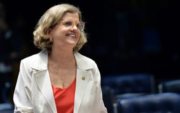 Ao assumir liderança, Teresa Leitão afirma que ‘mulheres na política não são enfeite’