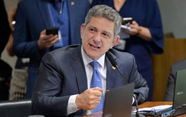 Comissão aprova projeto de Rogério Carvalho que cria selo para ampliar terapias integrativas no SUS