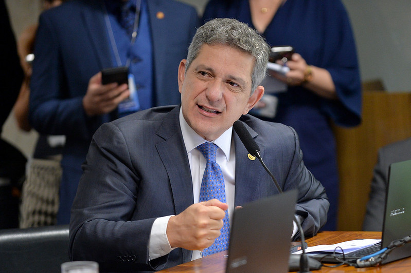 Comissão aprova projeto de Rogério Carvalho que cria selo para ampliar terapias integrativas no SUS