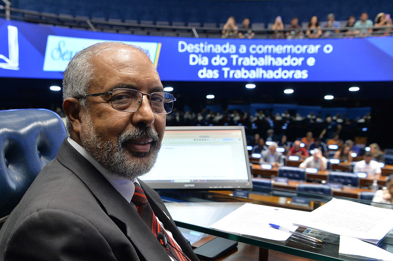 Paim faz último discurso no Senado sobre Primeiro de Maio e diz que fim da escala 6×1 é prioridade