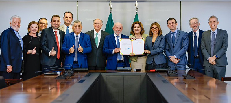 Bancada do PT defende isenção da “taxa das blusinhas” para aliviar bolso dos mais pobres