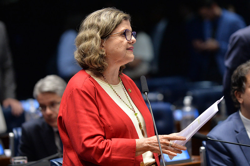 Comissão aprova MP do presidente Lula que reajusta o piso salarial dos professores