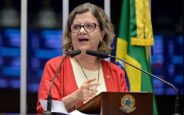 Teresa Leitão defende soberania nacional sobre minerais críticos e terras raras