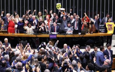 Fazendo história: Câmara aprova fim da escala 6×1 e bancada petista vai trabalhar por conclusão rápida no Senado