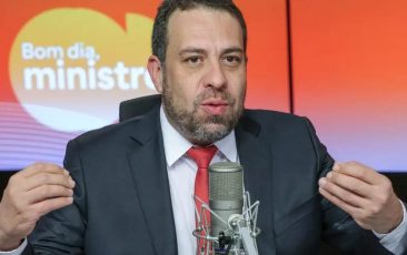 Boulos descarta período de transição muito longo para o fim da jornada 6×1