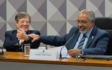 Frente Parlamentar pela Paz Mundial é instalada sob presidência de Paulo Paim