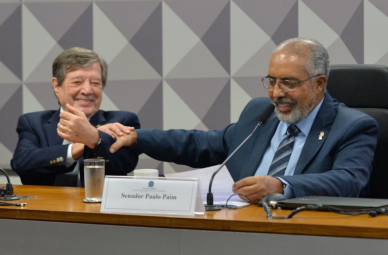 Frente Parlamentar pela Paz Mundial é instalada sob presidência de Paulo Paim