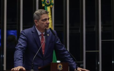 Rogério cobra investigação ampla sobre ligação entre políticos e crimes no sistema financeiro