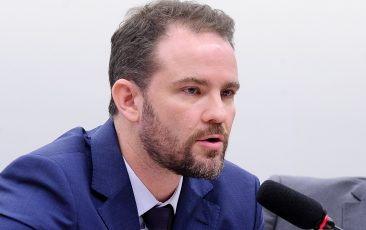 Fim da escala 6×1 é ‘debate geracional’, destaca ministro da Fazenda