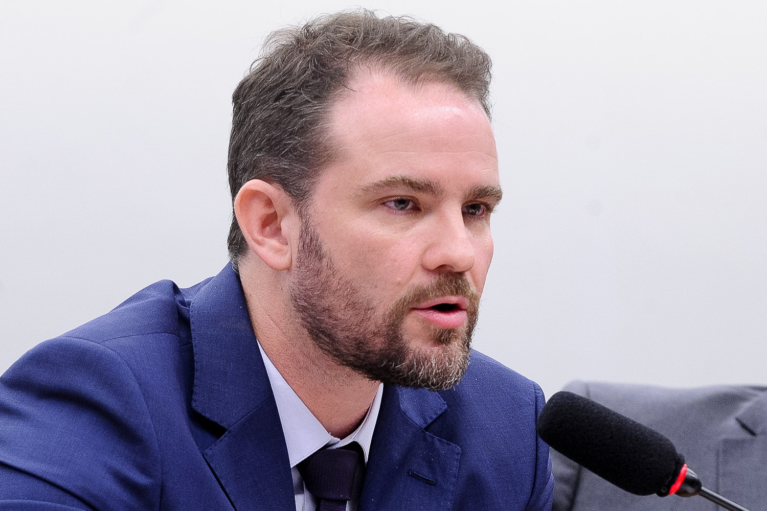 Fim da escala 6×1 é ‘debate geracional’, destaca ministro da Fazenda