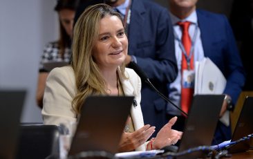Proposta de Augusta Brito garante correção anual do microcrédito pela inflação