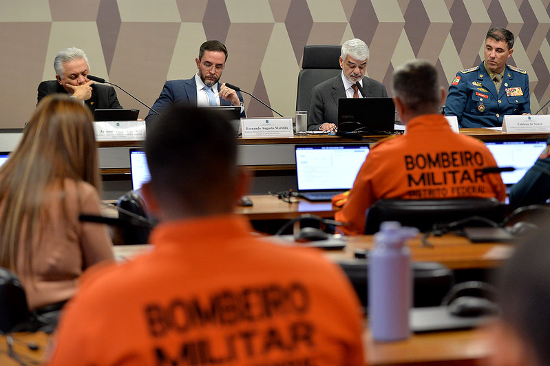 Uso de emendas da saúde por corpos de bombeiros divide opiniões em debate
