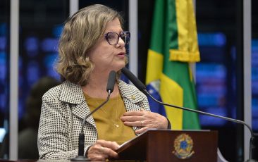 Teresa Leitão defende aprovação do fim da escala 6×1 pelo Senado