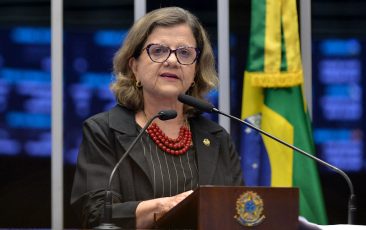 Teresa Leitão teme retrocessos na educação com mudanças no Fundo Social