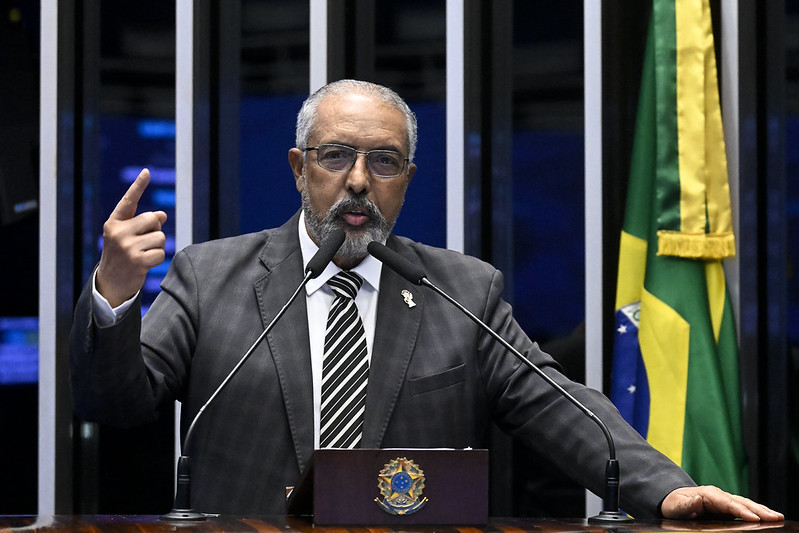 Paim relaciona redução da jornada ao fortalecimento da Previdência Social