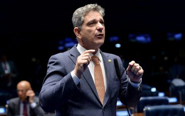 Faz o L: taxa de desemprego tem nível mais baixo desde 2012