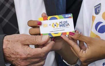 Pé-de-Meia reduz evasão e leva abandono escolar ao menor nível em quase 20 anos