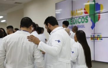 Mais Médicos completa 13 anos com assistência a 67 milhões de brasileiros e SUS fortalecido