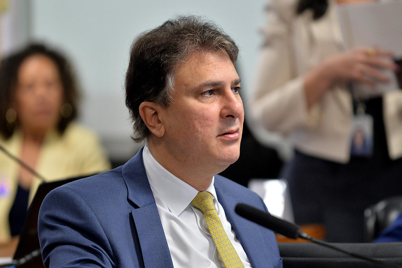 Camilo Santana assume Comissão de Educação e dá continuidade ao trabalho de Teresa Leitão