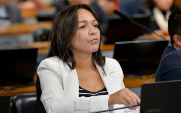 Decreto do governo Lula coloca plataformas digitais sob responsabilidade na proteção de mulheres; senadoras celebram avanço