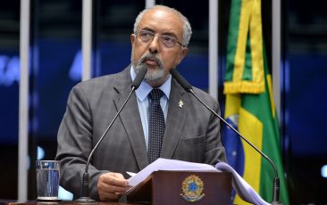 Paim defende votação da PEC que acaba com a escala 6×1