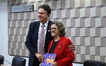Teresa Leitão celebra avanços da educação pública ao concluir presidência da CE