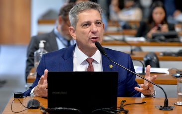 Comissão aprova relatório de Rogério Carvalho sobre política para conservação marinha