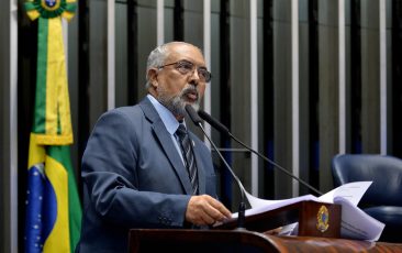 Paim defende mais auditores para proteger direitos dos trabalhadores