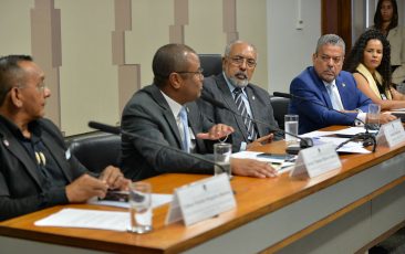 Cotas em residência médica dividem opiniões em debate na CDH