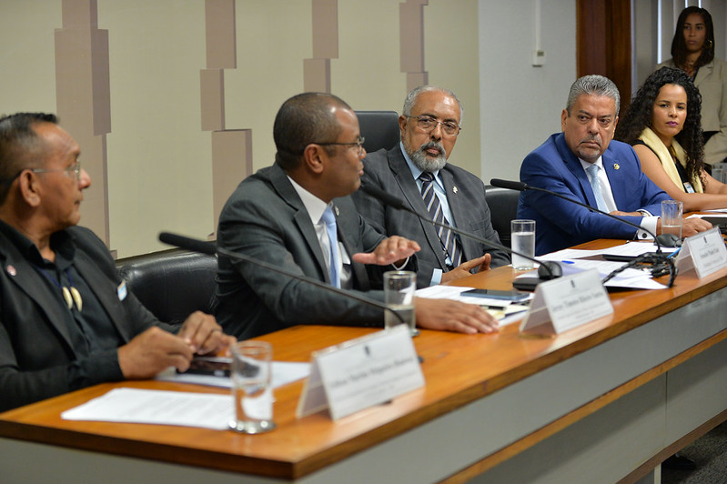 Cotas em residência médica dividem opiniões em debate na CDH