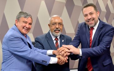 Paim defende agosto como mês de combate à desigualdade social e à pobreza