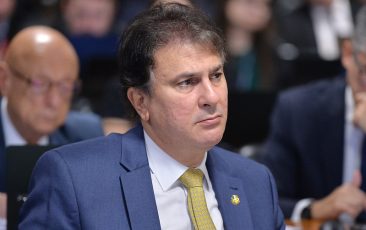 Aprovado relatório de Camilo Santana sobre recursos para estímulo a energias renováveis no Nordeste
